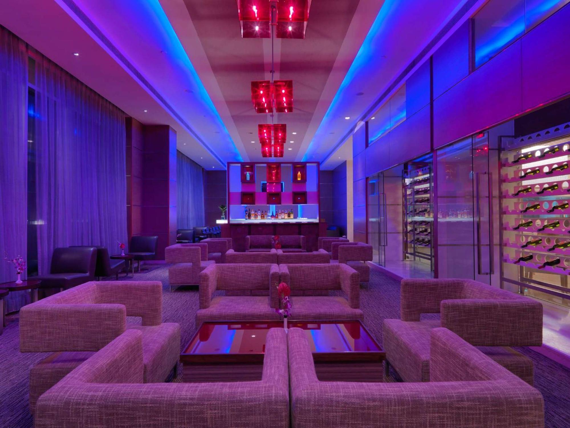 فندق راديسون بلو، غريتر نويدا نويدا الكبرى المظهر الخارجي الصورة The bar at the 101 lounge