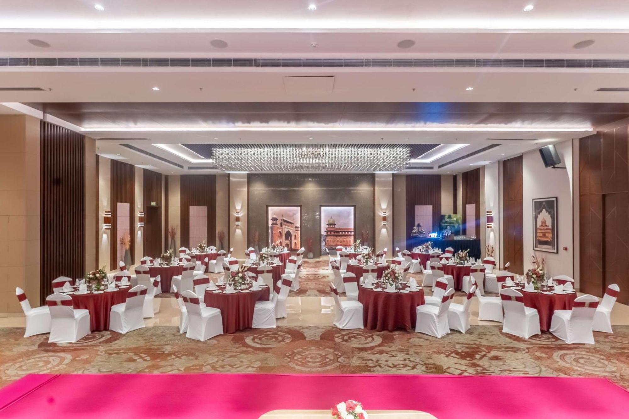 فندق راديسون بلو، غريتر نويدا نويدا الكبرى المظهر الخارجي الصورة The Grand Ballroom