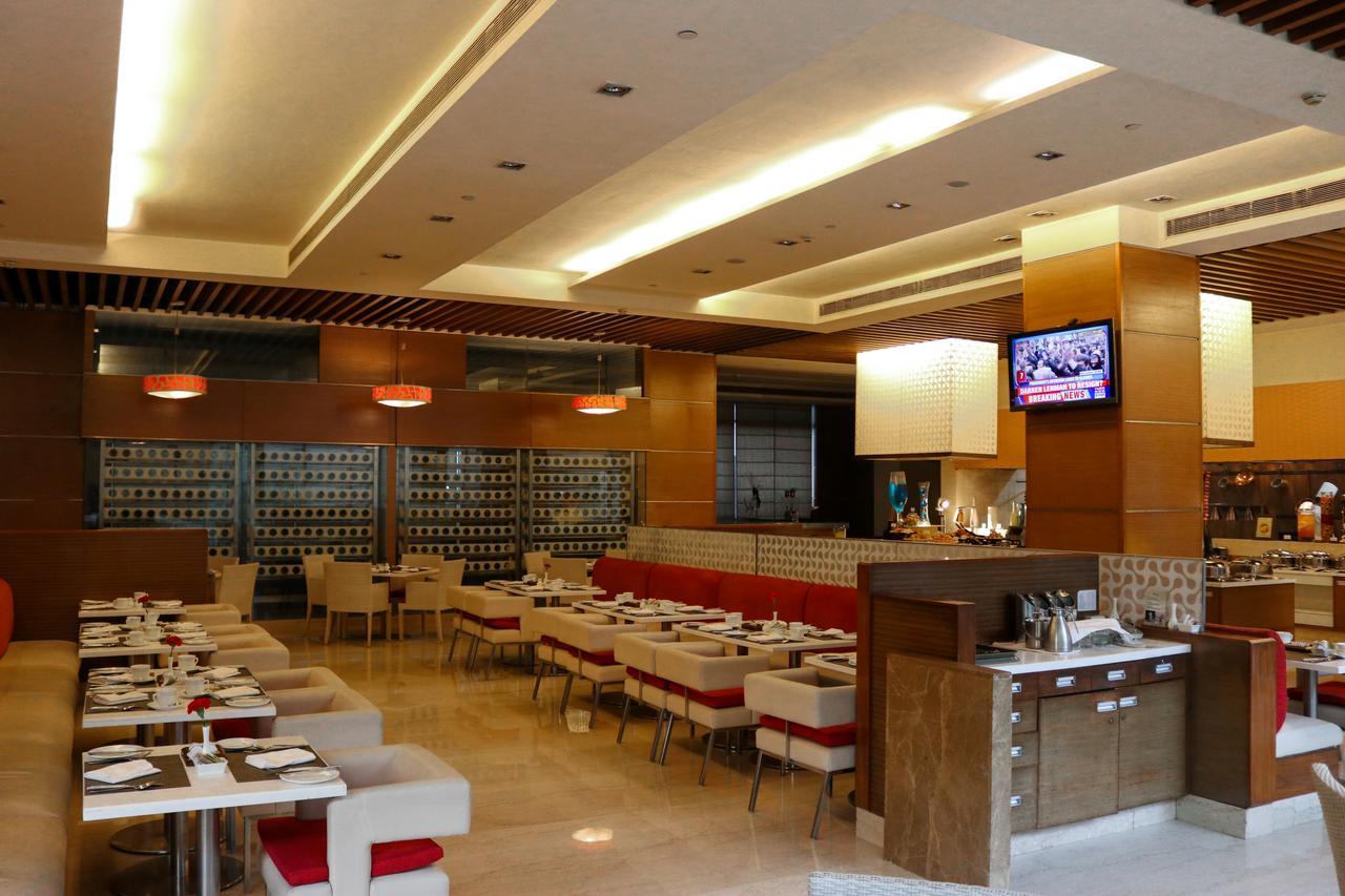 فندق راديسون بلو، غريتر نويدا نويدا الكبرى المظهر الخارجي الصورة The interior of a typical buffet restaurant