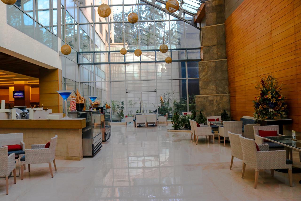 فندق راديسون بلو، غريتر نويدا نويدا الكبرى المظهر الخارجي الصورة The interior of the airport