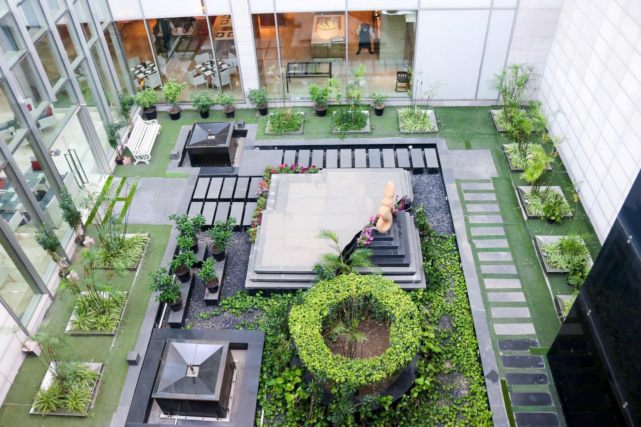 فندق راديسون بلو، غريتر نويدا نويدا الكبرى المظهر الخارجي الصورة The courtyard of the hotel