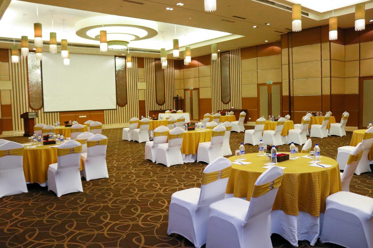 فندق راديسون بلو، غريتر نويدا نويدا الكبرى المظهر الخارجي الصورة A typical conference room