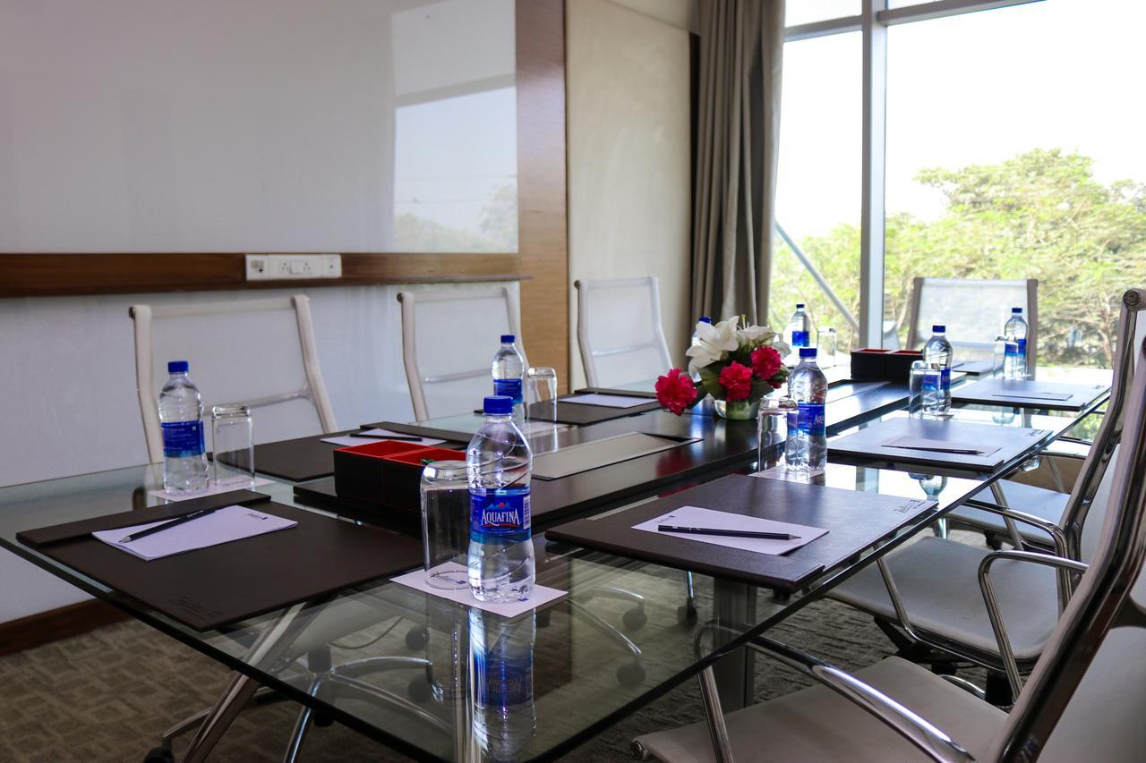 فندق راديسون بلو، غريتر نويدا نويدا الكبرى المظهر الخارجي الصورة Meeting room at the hotel